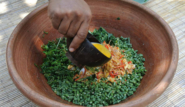 <strong>Amanresorts｜アマンリゾーツ</strong>　「アマンダリ（Amandari）」　バリ風ミックスサラダ（URAP CAMPUR）