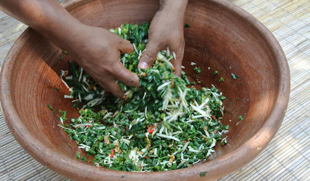 <strong>Amanresorts｜アマンリゾーツ</strong>　「アマンダリ（Amandari）」　バリ風ミックスサラダ（URAP CAMPUR）