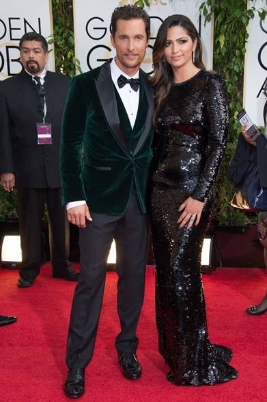 <strong>第71回 ゴールデン・グローブ賞レッドカーペットスナップ</strong>　（左から）Matthew McConaughey&Camila Alves｜マシュー・マコノヒー＆カミラ・アルベス<br />ドレス：ドルチェ＆ガッバーナ