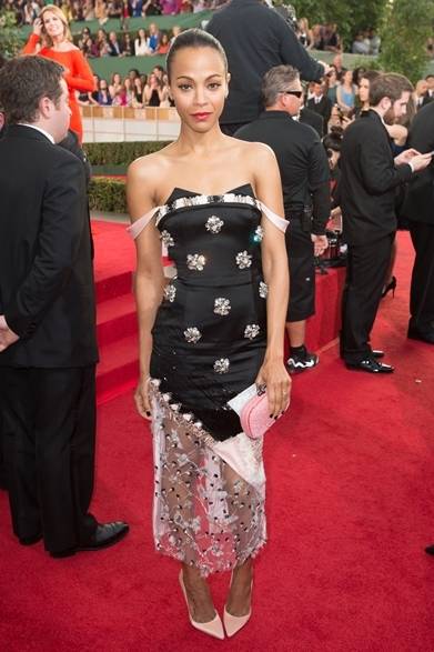 <strong>第71回 ゴールデン・グローブ賞レッドカーペットスナップ</strong>　Zoe Saldana｜ゾーイ・サルダナ<br />ドレス：プラバル・グルン　クラッチ：ボッテガ・ヴェネタ