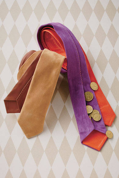 ウォレッタイ 各13万6500円（エトロ／阪急メンズ東京3階）