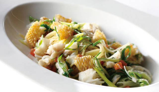 「長楽館 Ristorante CORAL」。京野菜をはじめとする上質な食材を使ったメニューが特徴的