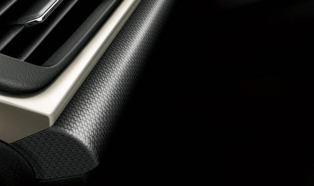 CT200h F SPORT専用のストレートグレー＆ブラック インテリア