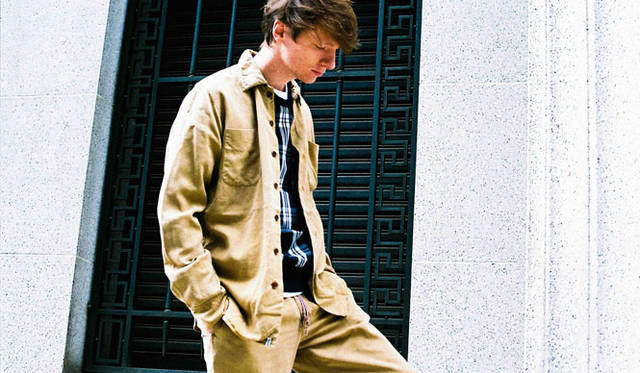 パンツ（ベージュ） 2万1000円