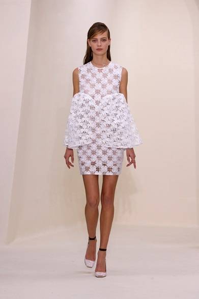 <strong>CHRISTIAN DIOR