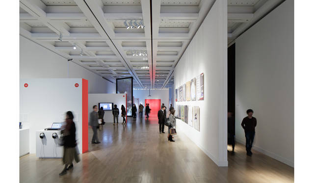 昨年度[第16回]文化庁メディア芸術祭 受賞作品展の様子　提供：文化庁メディア芸術祭事務局