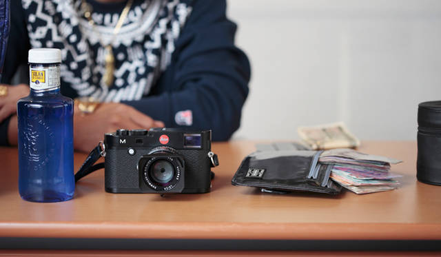 左の青いボトルは、本連載のサポーターであるスリーボンドの関連会社、「スリーボンド貿易株式会社」が取り扱っているスペインの水、「ソラン・デ・カブラス」。ソフトな口当たりのナチュラルミネラルウォーターだ。（スリーボンド貿易株式会社 Tel. 03-5447-6991） http://www.threebond-trading.co.jp/