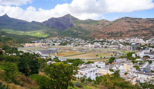 アデレード砦から望む「シャン・ド・マルス競馬場」