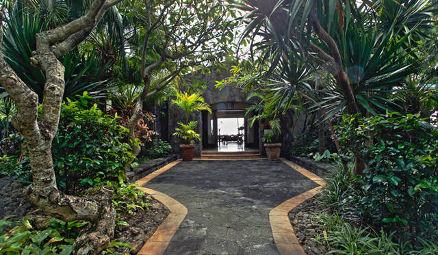 かのネルソン・マンデラ氏も利用していた「ラ･ヴィラ」へとつづく専用通路