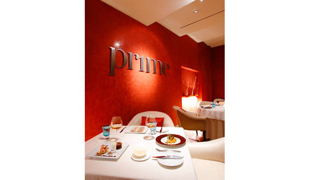 世界各国から厳選されたワインも楽しめる