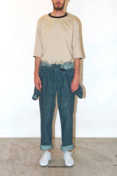 Crew Neck Pullover 1万9000円、“TSUNAGI” Suit - S/S(Corduroy) 3万2000円