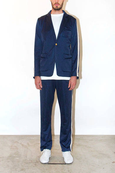 3B Line Jacket 3万9500円、Reversible Dolman Sleeve TEE - S/S 1万3500円、Line Trousers 2万2500円