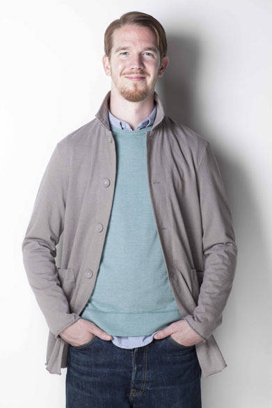 Short Coat 1万8000円、Crew Neck Sweat 9500円、Long Sleeve Shirts 1万5000円（以下すべて税抜）