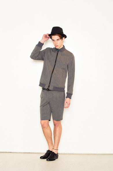 シャンブレーブルゾン 3万3600円、シャンブレーショーツ 1万9950円、ハット 1万2600円