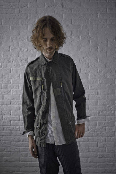 Blouson 4万5000円、Shirt 2万1000円、Pants 2万5000円