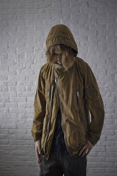 Blouson 4万6000円、Pants 2万円