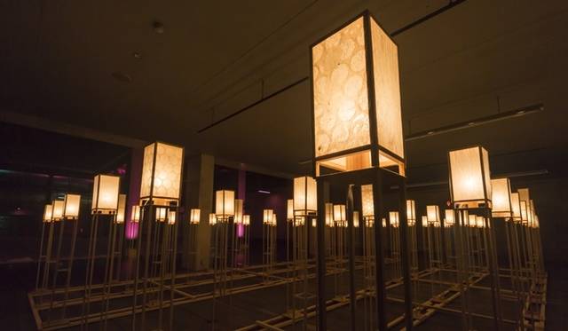 <strong>ART｜越後妻有里山現代美術館[キナーレ]で『Lights in Snowland（ライツ イン スノーランド）』</strong>　中村敬「伊沢和紙行燈」　中村脩撮影