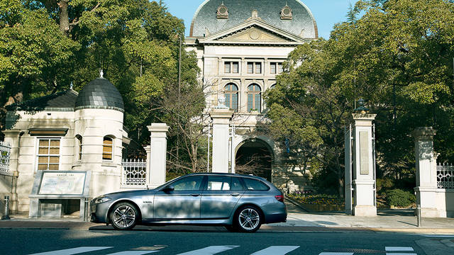 <strong>BMW ConnectedDrive × 5 Series｜あなたと世界をつなぐ、あたらしいBMW</strong>