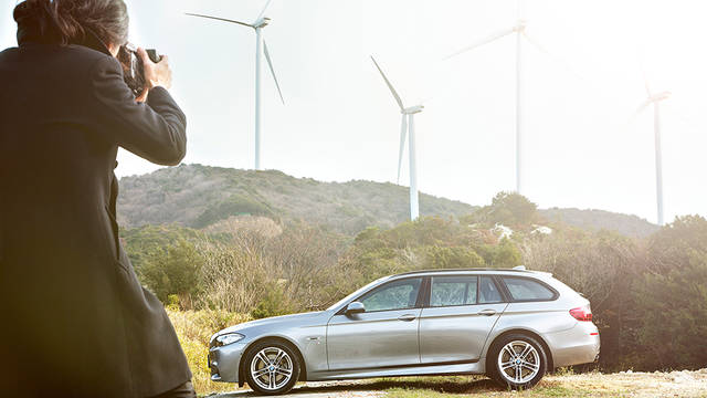 <strong>BMW ConnectedDrive × 5 Series｜あなたと世界をつなぐ、あたらしいBMW</strong>