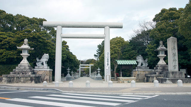 <strong>BMW ConnectedDrive × 5 Series｜あなたと世界をつなぐ、あたらしいBMW</strong>