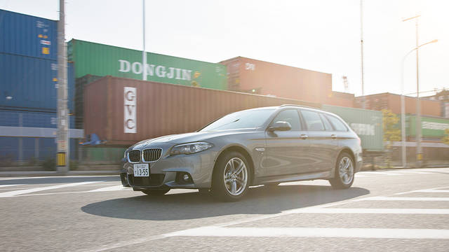 <strong>BMW ConnectedDrive × 5 Series｜あなたと世界をつなぐ、あたらしいBMW</strong>