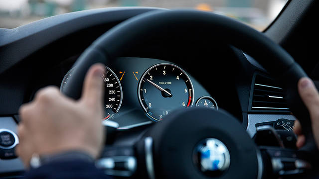 <strong>BMW ConnectedDrive × 5 Series｜あなたと世界をつなぐ、あたらしいBMW</strong>