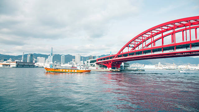 <strong>BMW ConnectedDrive × 5 Series｜あなたと世界をつなぐ、あたらしいBMW</strong>