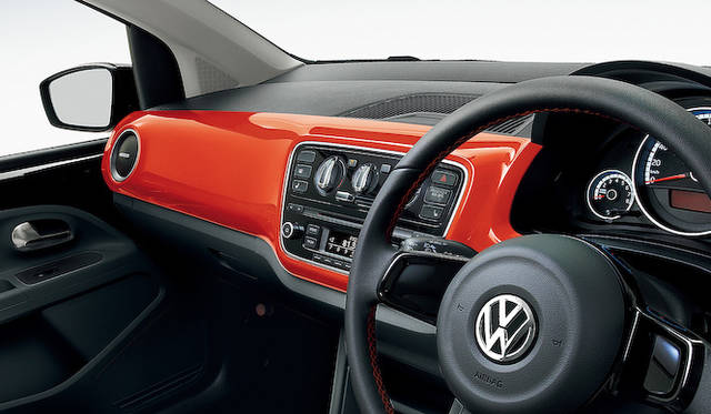 ボディカラー「ディープブラックパールエフェクト」のインテリア