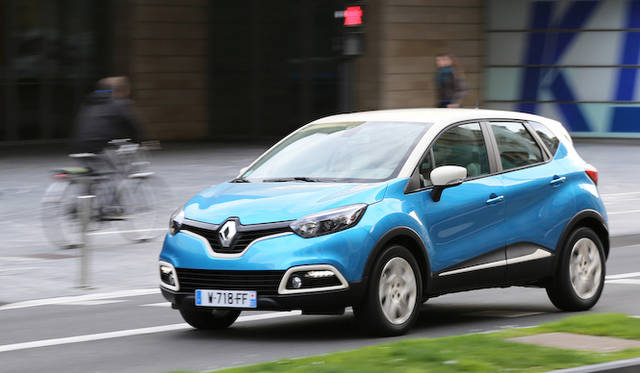 写真は海外仕様車