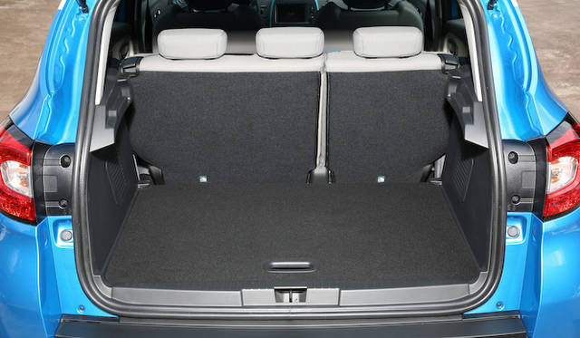 写真は海外仕様車