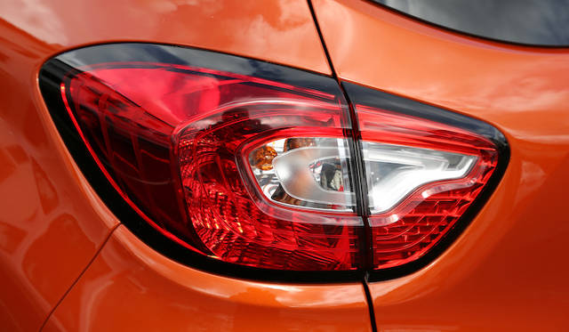 写真は海外仕様車