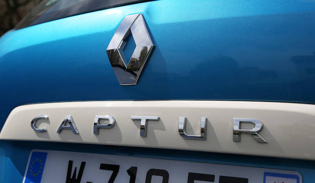 写真は海外仕様車