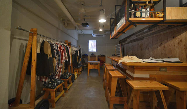 <strong>マルチコミュニケーションスペース「2【Ni】」</strong>　THEATER WALL