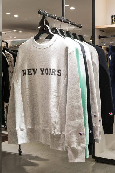 <strong>阪急メンズ東京｜HANKYU MEN’S TOKYO</strong>　4階 ガラージュD.エディット「MR.GENTLEMAN（ミスター・ジェントルマン）」<br>スウェット各1万5750円