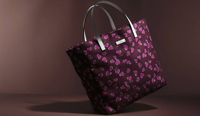 <strong>GUCCI｜グッチ</strong>　ポップな♡モチーフがハッピーを呼ぶ？　バレンタインは心躍る“ハートビート”な新作を<br /><br />バッグ「SUNNY」[W29×H42×D15cm] 6万900円