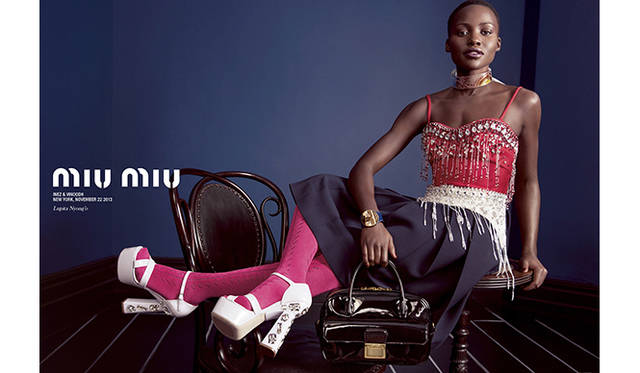 <strong>MIU MIU｜ミュウミュウ</strong>　ハリウッドで活躍する新進気鋭の女優たちが華やかに競演！<br /><br />ルピタ・ニョンゴ　Courtesy of Miu Miu 