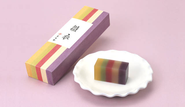 季節の羊羹 中形「雛衣（ひなごろも）」<br />発売期間｜2月4日（火）～3月3日（月）<br />価格｜2048円