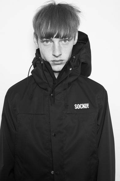 マウンテンパーカー 4万2000円（以下すべて税抜価格）