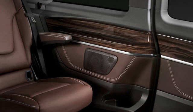 mercedes_benz_v_class_065