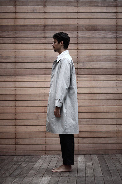 コート 4万6000円、パンツ 2万3000円