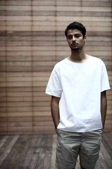 布帛Tシャツ 1万5000円、ショートパンツ 2万4000円