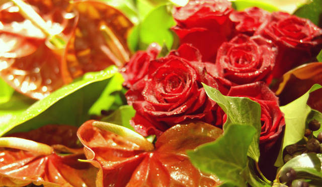 <strong>和気雅美｜FLORALUXE / New York Flower School</strong>　フレッシュフラワーで贈るギフトフラワーもスペシャル