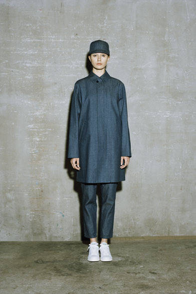 DENIM COAT 4万2000円、DENIM BAKER PANTS 1万8000円、DENIM CAP 8800円