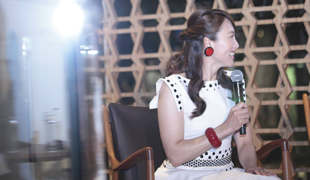 美容的に心がけていることについて杉山さんは、「選手の頃から心がけていることは、身体を作るものは食べ物ですので、バランスよく食べるようにしています。あと、自分の身体や心の声に耳を傾けること。グランドスラム62回連続出場を果たせたのも、ひとつには身体のサインひとつずつに対応してきたからだと思います」と話す