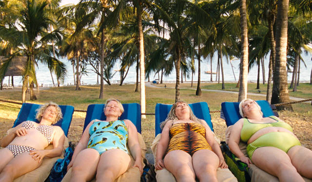 <strong>『パラダイス：愛』</strong><br />出演｜マルガレーテ・ティーゼル、ピーター・カズング、インゲ・マックス<br />オーストリア・ドイツ・フランス／2012年／120分／R-15<br />© Vienna2012 | Ulrich Seidl Film Produktion | Tatfilm | Parisienne de Production | ARTE France Cinema