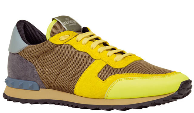 <strong>VALENTINO GARAVANI｜ヴァレンティノ ガラヴァーニ</strong><br />「ロックランナー」スニーカー　6万3000円