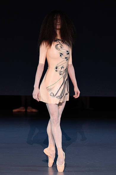 <strong>VIKTOR & ROLF｜ヴィクター&ロルフ</strong>　2014年春夏オートクチュールコレクション