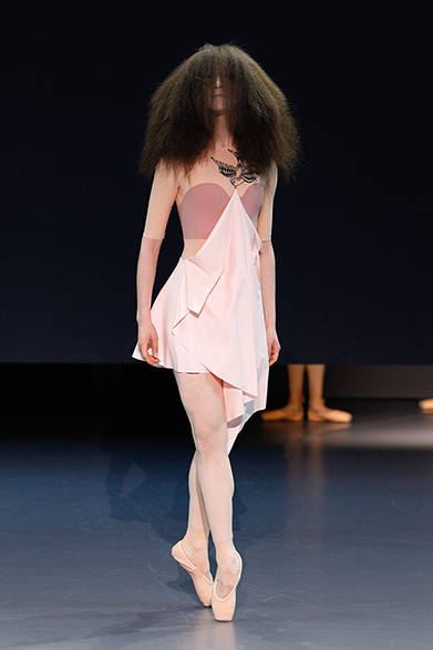 <strong>VIKTOR & ROLF｜ヴィクター&ロルフ</strong>　2014年春夏オートクチュールコレクション