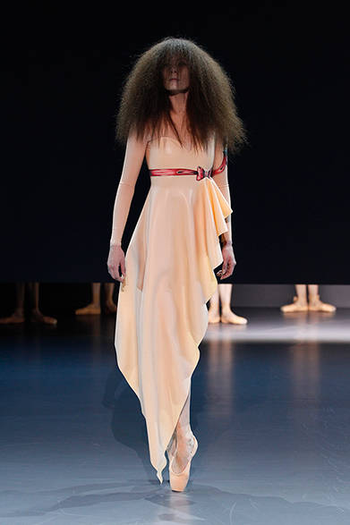 <strong>VIKTOR & ROLF｜ヴィクター&ロルフ</strong>　2014年春夏オートクチュールコレクション