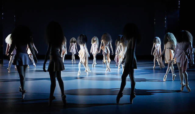 <strong>VIKTOR & ROLF｜ヴィクター&ロルフ</strong>　2014年春夏オートクチュールコレクション